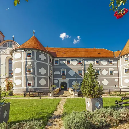 And Kozjanski Park بيت ضيافة 3*