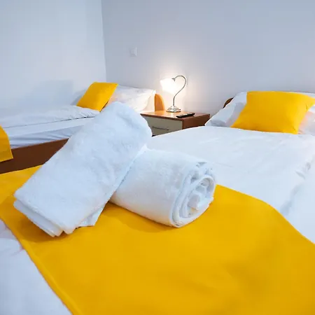 And In Kozjanski Park Guest house