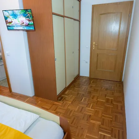 And In Kozjanski Park Guest house Bistrica ob Sotli